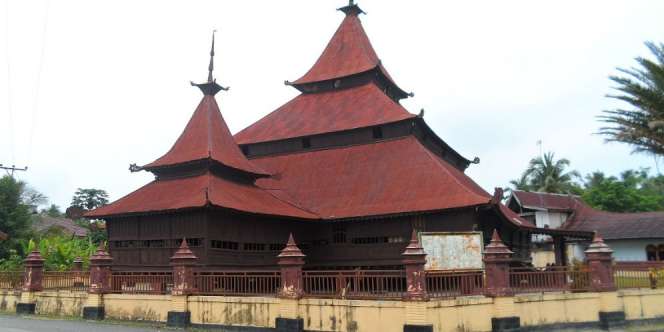 Kisah Masjid Air Tiris, Berkali-kali Selamat dari Bencana