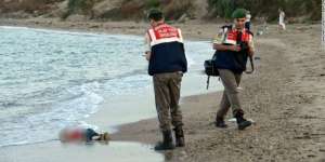 Jasad Balita Pengungsi Terdampar di Pantai Bikin Haru Dunia