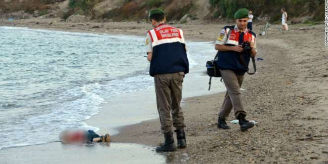 Jasad Balita Pengungsi Terdampar di Pantai Bikin Haru Dunia