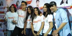 Berbeda Ayah, Anak-anak Titi DJ Ini Saling Menyayangi