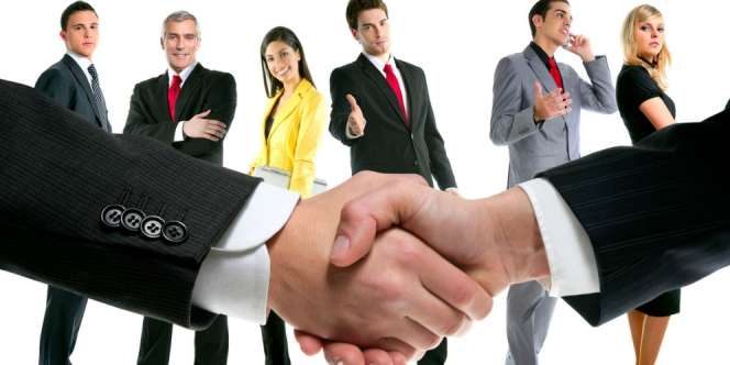 Jangan Sembarangan Berbagi Masalah Pribadi di Kantor