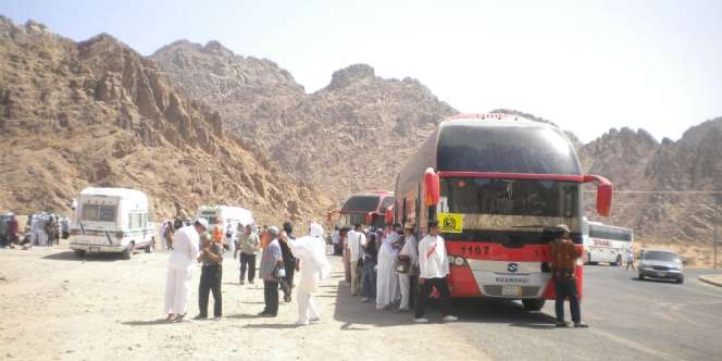 Menyusuri Keajaiban Jabal Magnet di Madinah