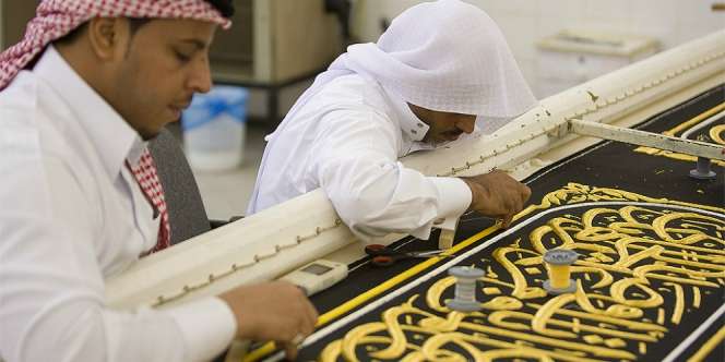 Melihat 'Jubah' Baru Kabah: Berlapis Emas 120 Kilogram