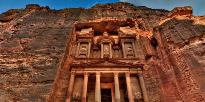 Petra, Misteri Kota Batu yang Pernah Hilang Ribuan Tahun