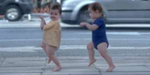 Lucu! Ternyata Bahagia Itu Sederhana