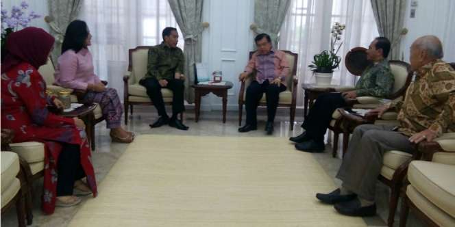 Usai Dirawat di RSCM, Wapres JK Dijenguk Presiden Jokowi
