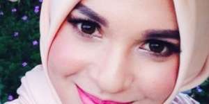 Maya: Aku Berhijab Setelah Mengantar Adikku