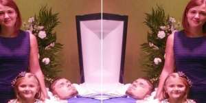 Wanita Ini Foto Tersenyum di Samping Jenazah Suaminya