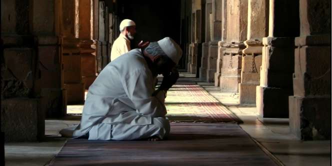 Wisata ke Bali, Pria Wafat saat Tunaikan Salat Ashar