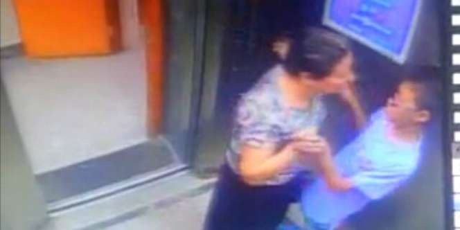 Heboh Nenek 'Ganjen', Cium Paksa Remaja Pria di Lift