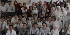 Keseruan Finalis Dauky Dream Girls 2015 Mengunjungi SMK Itaco