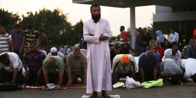 Salat Jumat Batal Digelar Gara-gara Imam Masjid Ketiduran