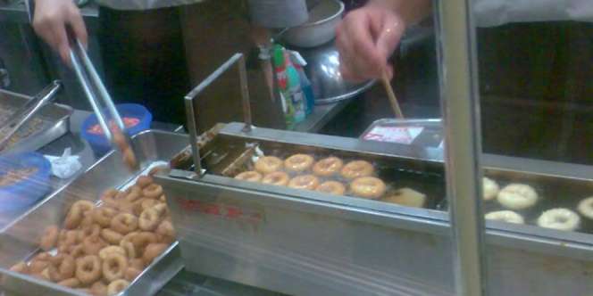 Jual Donat di Kampus, Mahasiswa Ini Raup Untung Jutaan
