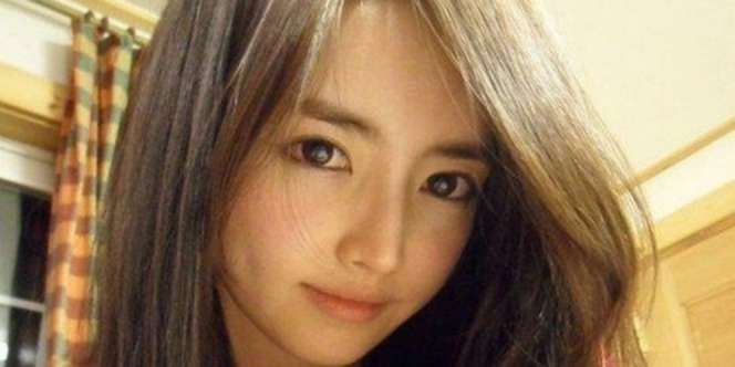 Guru SMA Cantik Bikin Murid Betah di Kelas