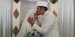 Pernikahan Artis `Ketika Cinta Bertasbih` Seperti dalam Film