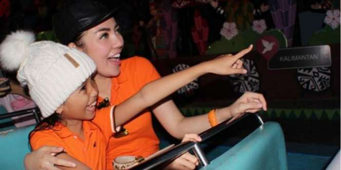 Bella Shofie Pamer Foto Kompak dengan Anak Tiri