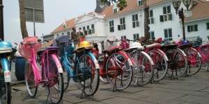 Serunya `Cycling Tour Kampong Arab` di Kota Tua Jakarta