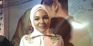 Alasan Dewi Sandra Kembali Aktif Dalam Film