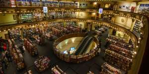 Tengok Toko Buku Termegah di Dunia