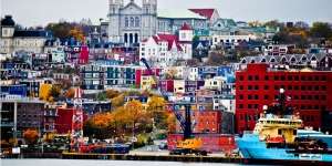 Melihat Keindahan Kota `Pelangi Tua`