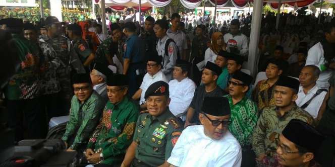 Nahdliyin Penuhi Tugu Proklamasi Rayakan Hari Santri
