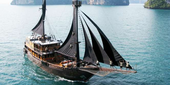 Rogoh Kocek 80 Juta Demi Bermalam di Kapal Pinishi