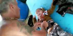 Momen Mengharukan Bayi Suriah Diselamatkan Nelayan