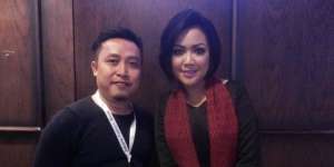 Hijab Berbahan Ulos Nan Elegan Karya Kursien Karzai