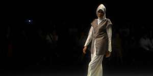 Uniknya Desain Hijab Baduy ala Jebolan ESMOD