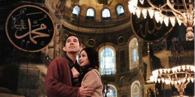 Andien dan Pengalaman Spiritual Kala Lihat Peninggalan Nabi