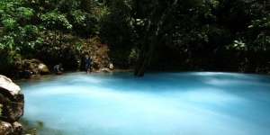 Danau Aneh, 'Mendidih' Namun Dingin Seperti Es