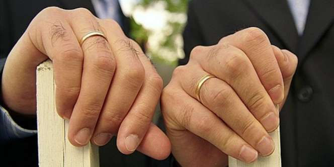 Hukum Penyuka Sesama Jenis dalam Islam