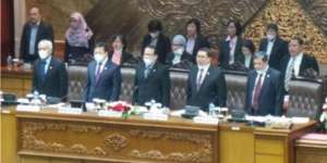 Pimpin Sidang Pakai Masker, 5 Pimpinan DPR Malah Tuai Kritik