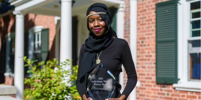 Mahasiswi Muslim Yale Sisihkan Penyair Dunia