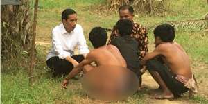 Momen Presiden Jokowi dan `Orang Rimba` Dalam Kamera