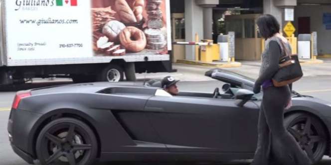 Video Menjebak Cewe 'Matre' dengan Lamborghini