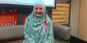 Bacaan Wajib Peggy Melati Sukma: Alquran