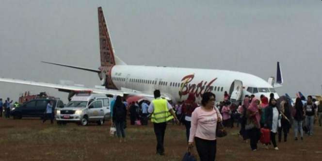 Batik Air Tergelincir di Bandara Adi Sutjipto Yogyakarta