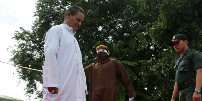 Judi Sabung Ayam Berakhir Cambuk Tiga Kali