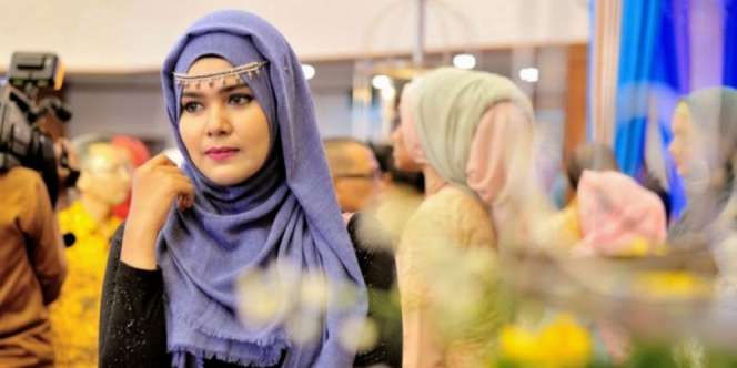 Demuslimah: Aksesori Hijab Bikin Penampilan Kian Cantik