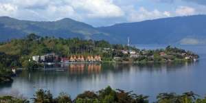Danau Toba Tercemar