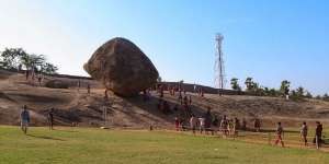 Misteri Batu Anti-Gravitasi di India Tak Kunjung Terpecahkan