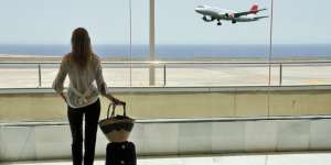 Empati yang Hilang di Sebuah Bandara