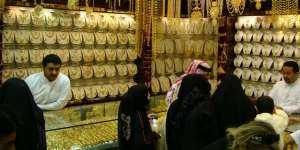 Harga Emas Diramalkan Turun Tajam Sepekan Ini