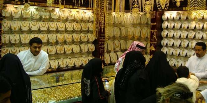 Harga Emas Diramalkan Turun Tajam Sepekan Ini