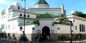 Masjid Agung Paris Serukan Muslim Bergabung Demo Anti-Teror