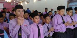 Pelajar Malaysia Wajib Salat Subuh Berjamaah?