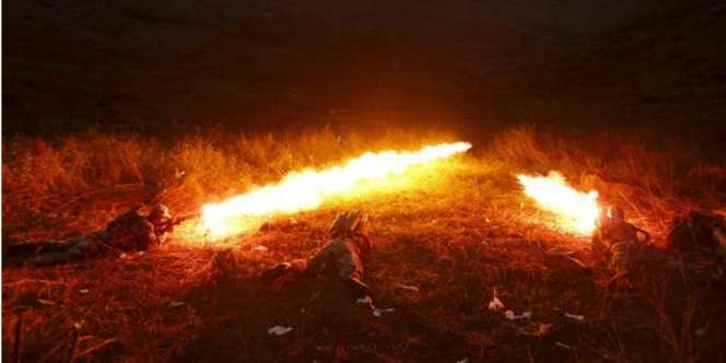 Pasukan Khusus Tiongkok Semburkan Api Serbu Militan