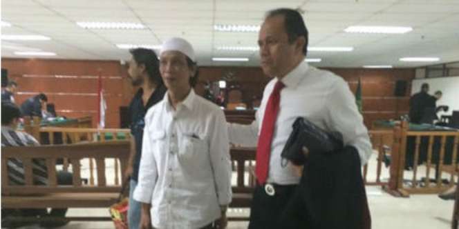 Bang Mandra Dituntut Penjara 1 Tahun 6 Bulan