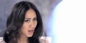 Artis Penyanyi Soundtrack Frozen Dikabarkan Masuk Islam
